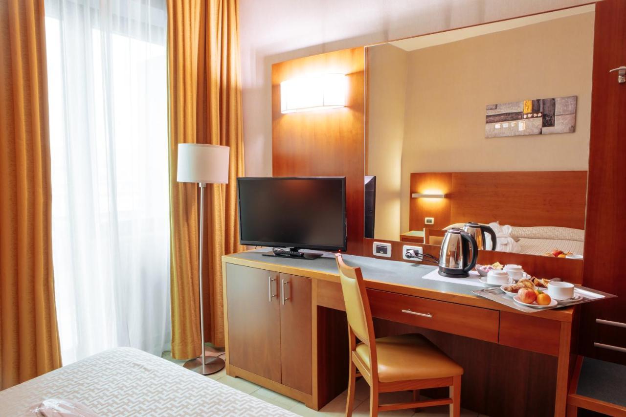 Hotel Amico Читта-Сант'Анджело Екстер'єр фото