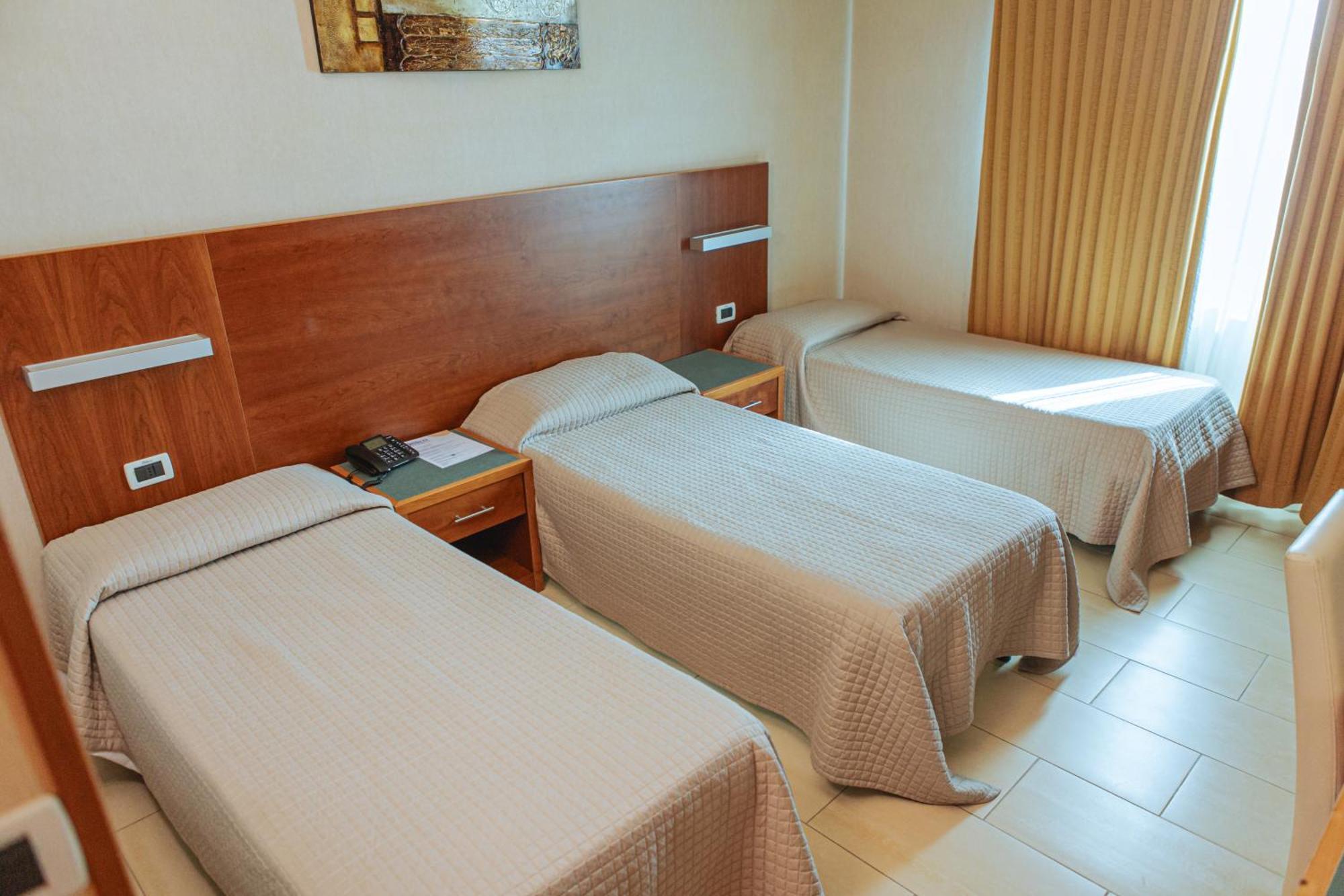 Hotel Amico Читта-Сант'Анджело Екстер'єр фото